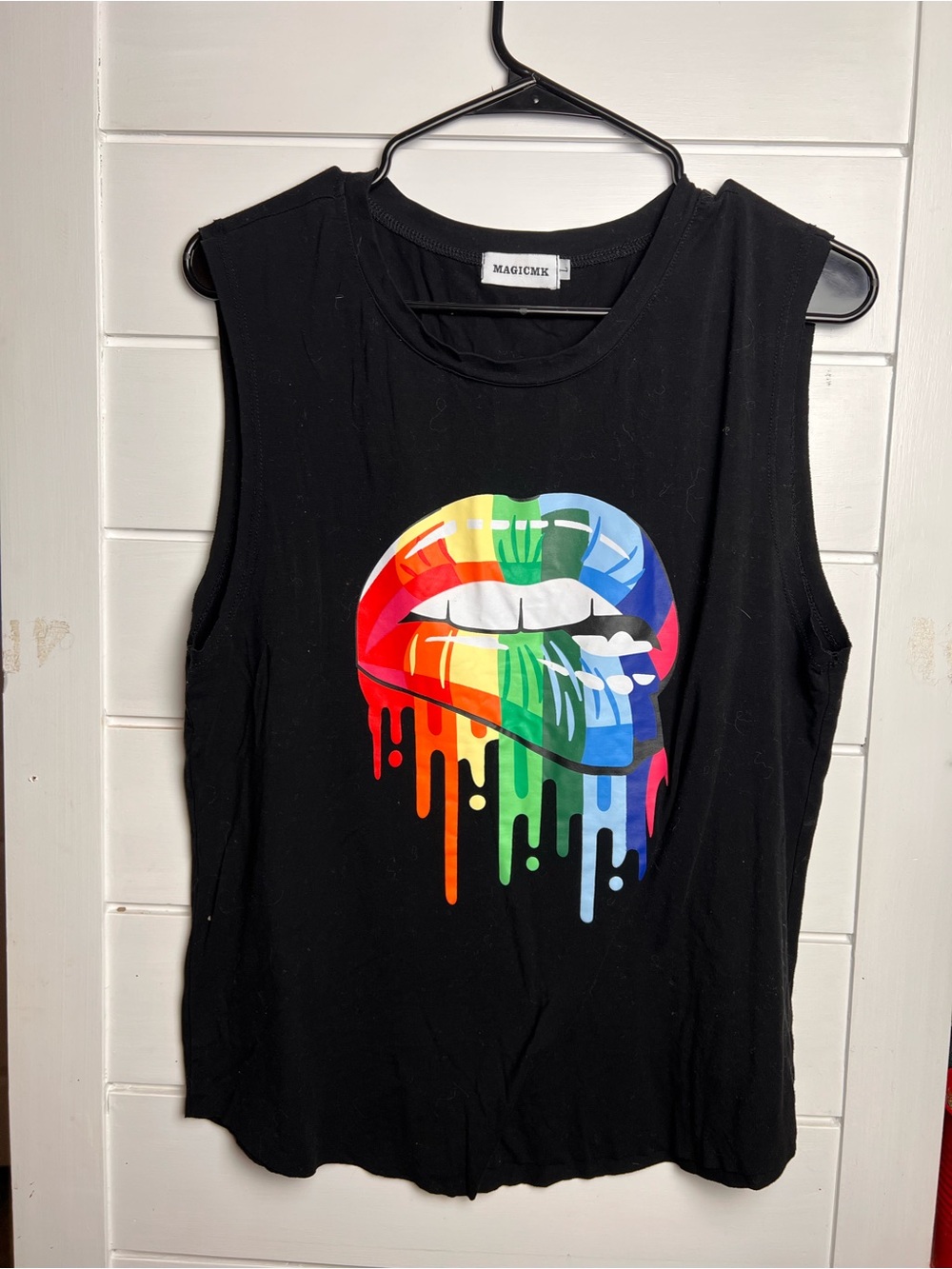 MAGICMK Black Rainbow Dripping Lips Graphic Muscle Tank Top